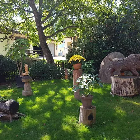 Hirtenbrunnen Inn *